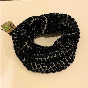 STEVE MADDEN COWL ACRYLIC INFINITY SCARF